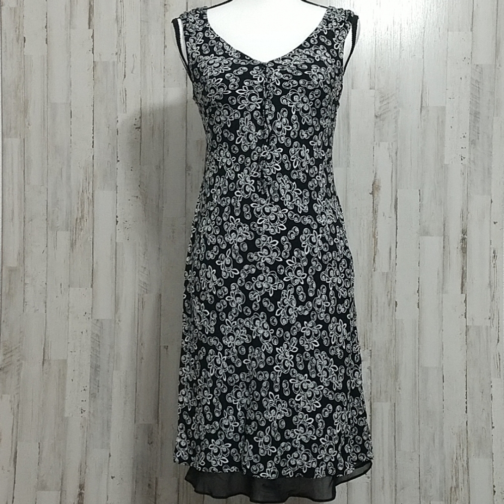 Ann Taylor LOFT Black and White Floral Dre…